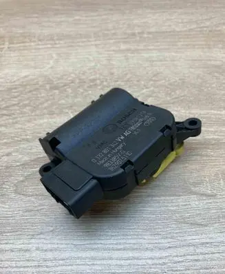 Volkswagen Tiguan Air flap motor/actuator 1K2907511C 0132801342