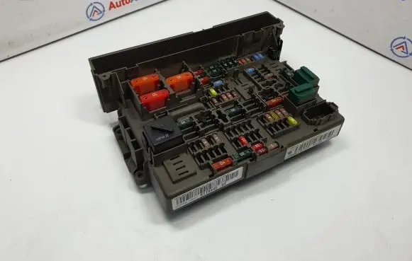 BMW 1 E81 E87 Fuse module 9119445 61149119445