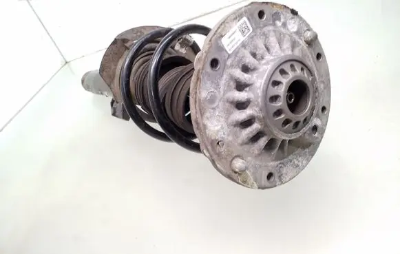 BMW 1 F20 F21 Front shock absorber with coil spring 6862171 31316862171 6869888