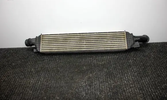 Audi Q3 8U Intercooler radiator 8U0145803B