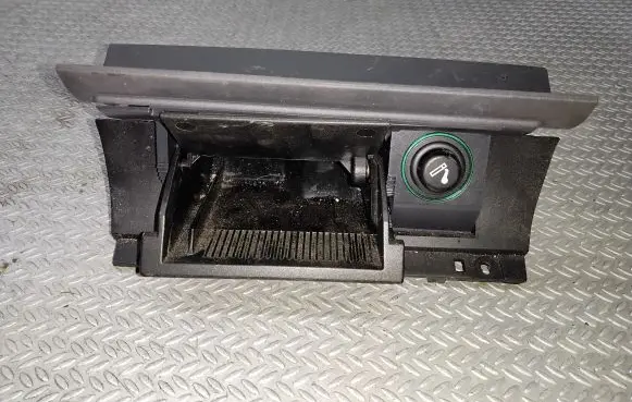 Car ashtray
