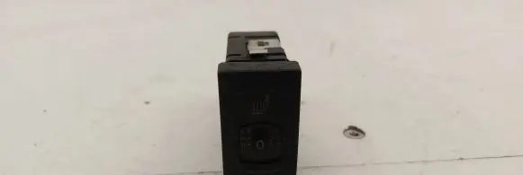 Volkswagen PASSAT B5 Seat heating switch 3B0963564C