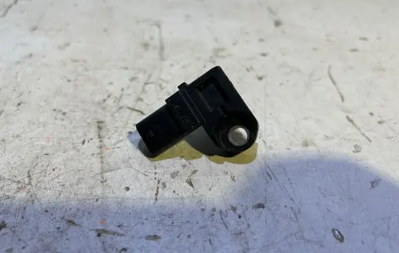 BMW 4 G22 G23 G24 G26 Air pressure sensor 8637896 0240 12D2