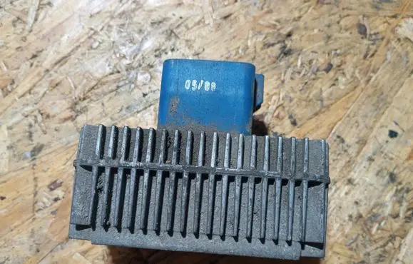 Opel Meriva A Glow plug pre-heat relay 55353011
