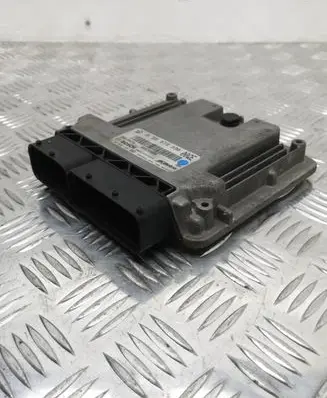 Opel Insignia A Engine control unit/module 55573330 55566722 0281015149