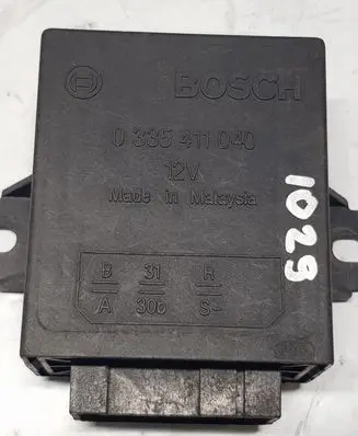 Volkswagen Golf II Other relay 0335411040