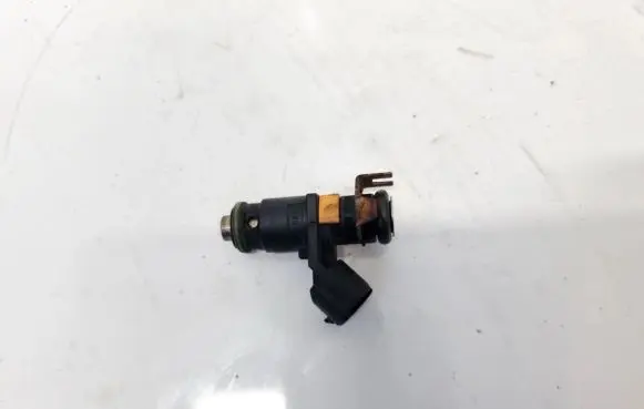 Seat Ibiza IV (6J,6P) Fuel injector 03C906031