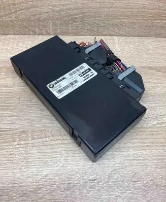 BMW 5 E60 E61 Comfort/convenience module 9133143 23994322 WithPlug