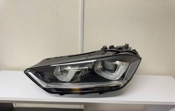 Volkswagen Golf Sportsvan Headlight/headlamp 517941033B
