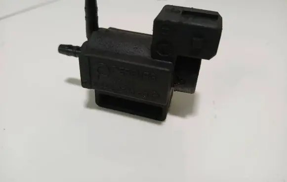 Volvo V50 Turbo solenoid valve 8699233 057979 70001800