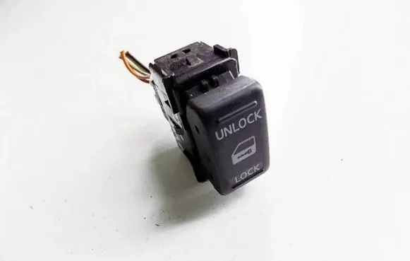 Nissan Navara D40 Central locking switch button 