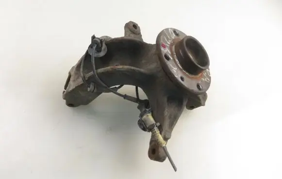 Front wheel hub spindle knuckle