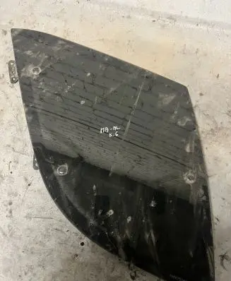 Mercedes-Benz ML W163 Rear side window