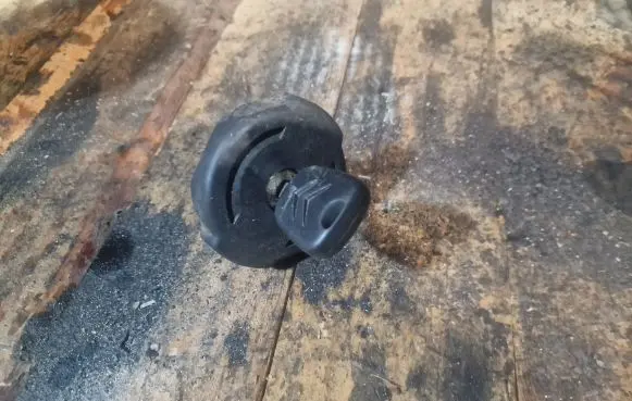 Citroen C4 I Fuel tank filler cap 