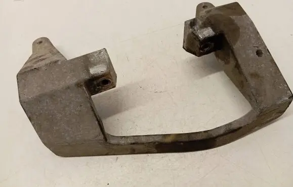 Mercedes-Benz Vito Viano W638 Engine mounting bracket A6382660501