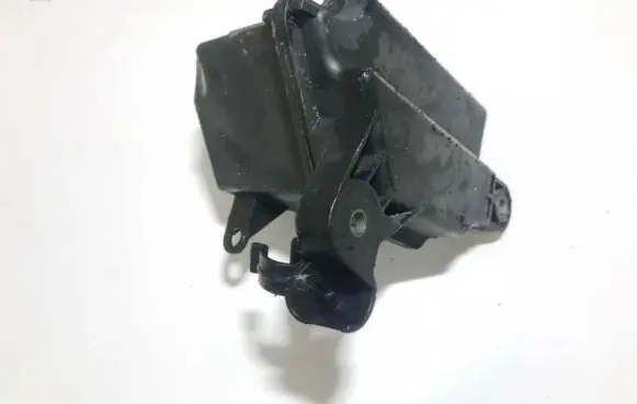 Vacuum air tank