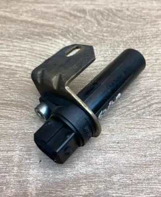 BMW 5 E39 Crankshaft position sensor 2243560