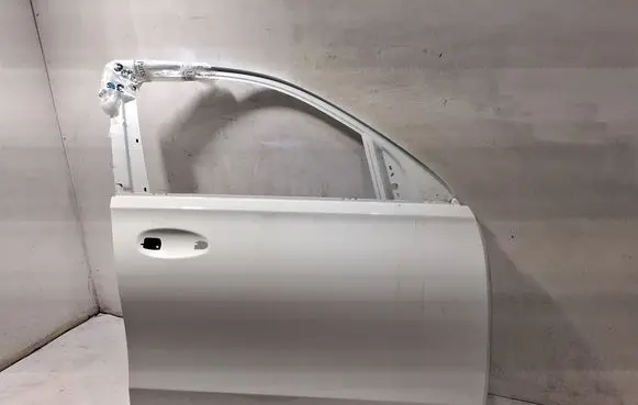 Mercedes-Benz GLE W167 Front door A1677200600