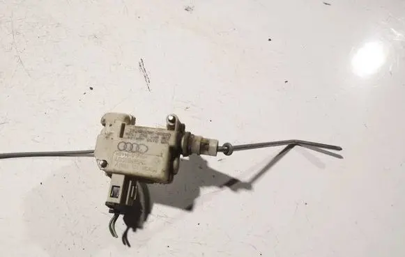 Audi A3 S3 8P Central locking motor 8p0862153a d2208-3b0959781