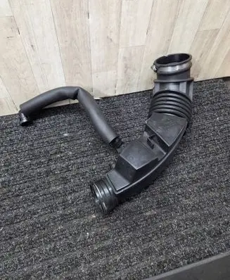 BMW 5 G30 G31 G38 Turbo air intake inlet pipe/hose 8663614 13718663614