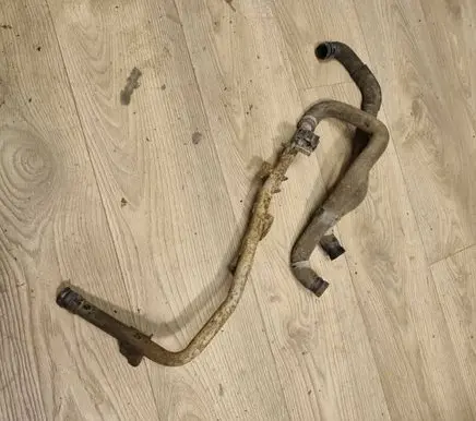 Nissan X-Trail T30 Engine coolant pipe/hose