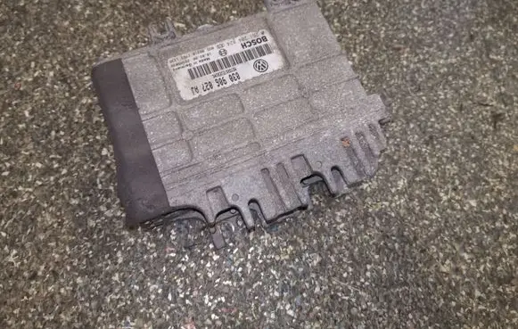 Volkswagen Polo III 6N 6N2 6NF Engine control unit/module 030906027AJ 0261204824