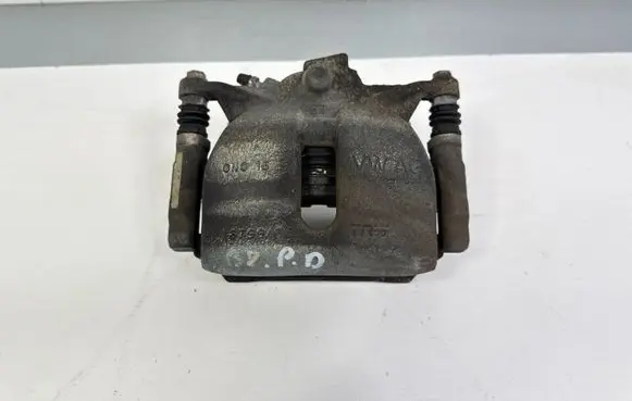 Volkswagen PASSAT B8 Front brake caliper 6799F