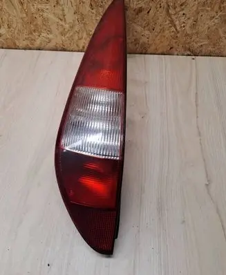 Ford Mondeo Mk III Rear/tail lights 1S7113405C