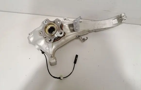 Front wheel hub