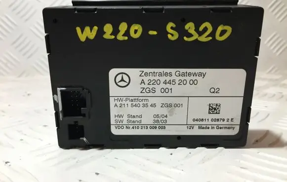 Mercedes-Benz S W220 Gateway control module A2204452000