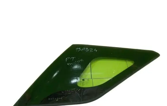 SsangYong Rodius Front triangle window/glass 