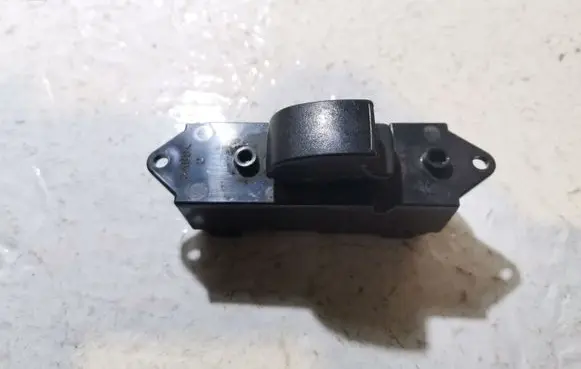 Mitsubishi Lancer Electric window control switch 8608A067