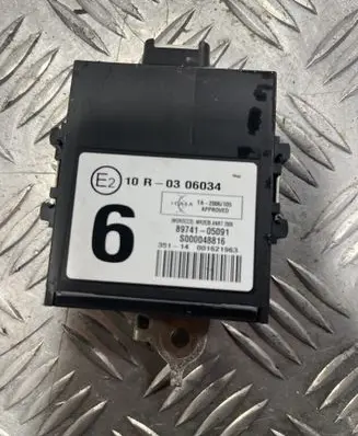 Toyota Avensis T270 Door central lock control unit/module 8974105091