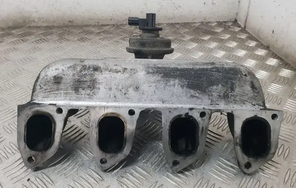 Ford Focus Intake manifold XS4Q9424AF