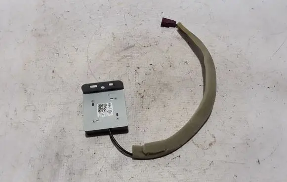 Renault Captur II Aerial antenna amplifier 282120588R