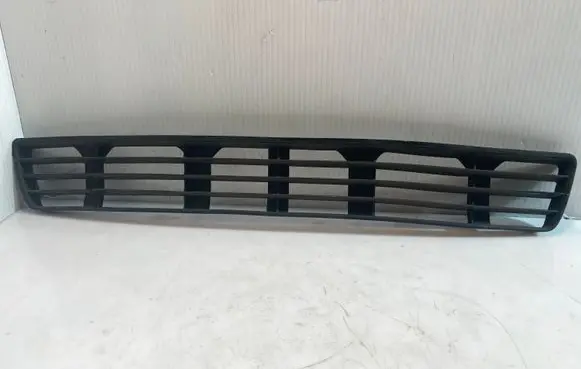 Audi A4 S4 B5 8D Front bumper lower grill 8D0807683