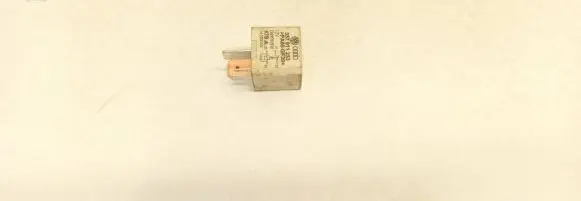 Volkswagen Golf IV Other relay 357911253 14030000