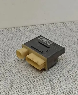 Peugeot 3008 I Glow plug pre-heat relay 9662570880 018010953