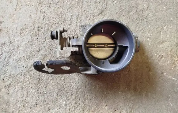 Ford Focus Throttle body valve XS4UFB 98110349 988F9B989