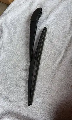 Peugeot 108 Rear wiper blade arm 1612434880