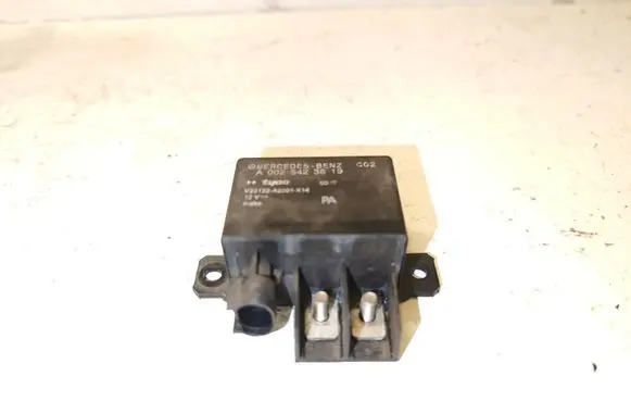 Mercedes-Benz E W211 Charging relay A0025423819