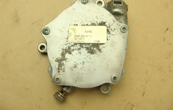 Audi RS6 Vacuum pump 07L145100B