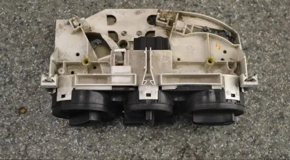 Volkswagen PASSAT B5 Climate control unit 1J0820045G 901511380000