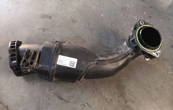 Audi A4 S4 B9 Intercooler hose/pipe 06M145673DA