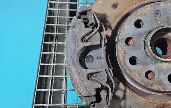 Volkswagen PASSAT B7 Front brake caliper IMPRK1527302