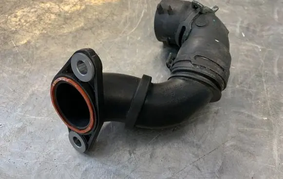 Nissan Qashqai EGR valve line/pipe/hose 147134852R