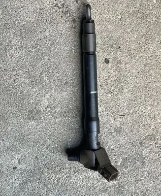 Mazda CX-5 Fuel injector