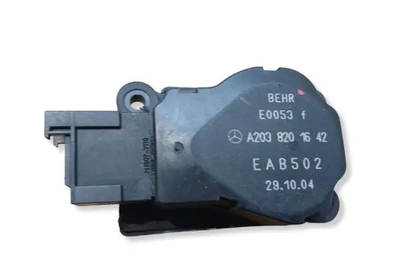 Mercedes-Benz CLK A209 C209 Air flap motor/actuator A2038201642