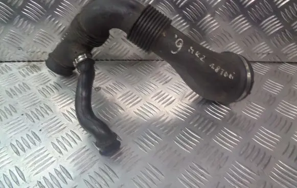 Ford Focus Air intake hose/pipe 4M51-9A673-AE