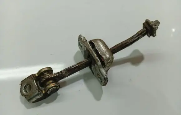Opel Astra G Rear door check strap stopper